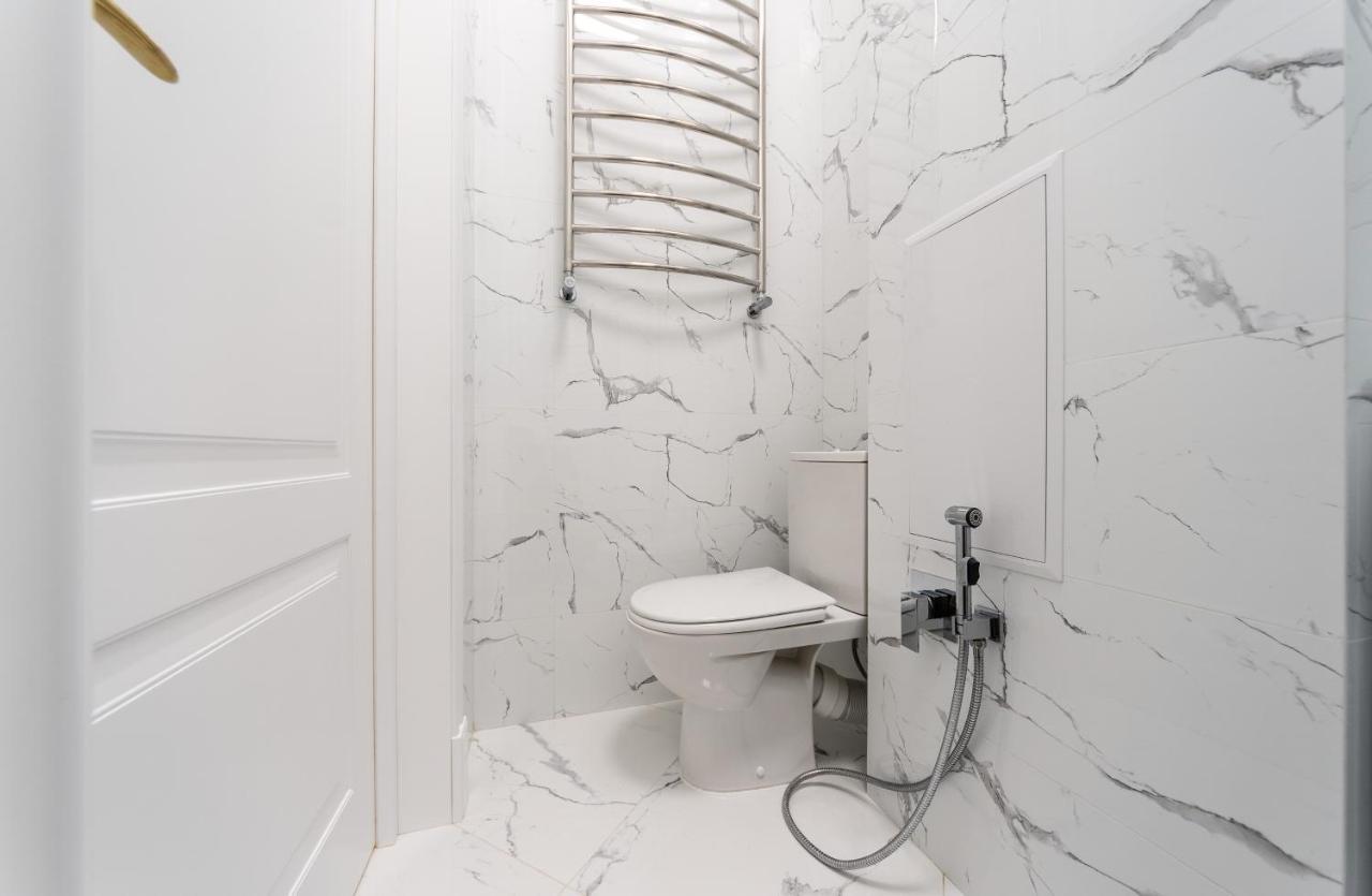 Luxury Beatiful Apartment On Pyshkinska Street Kiev Esterno foto