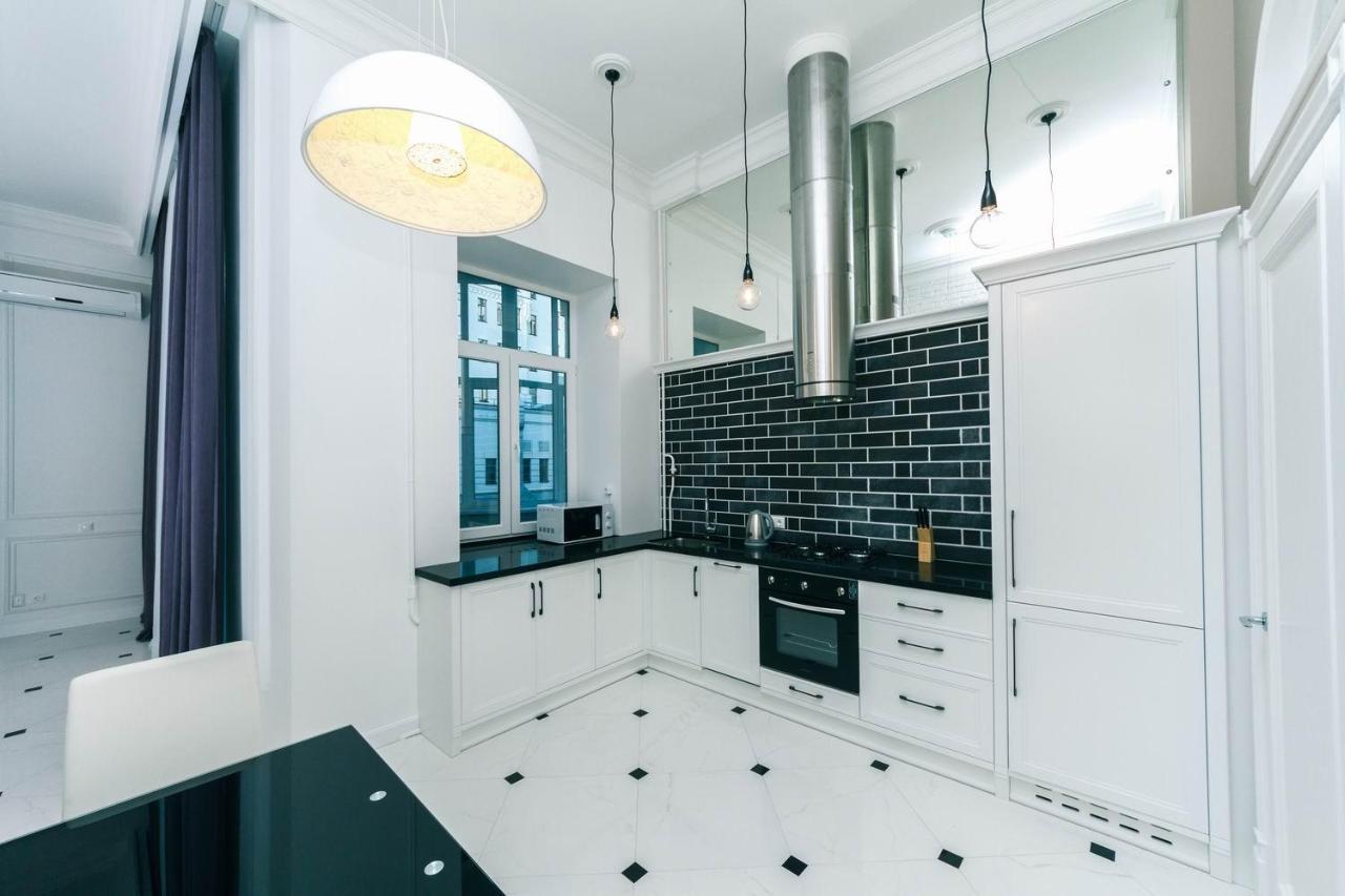 Luxury Beatiful Apartment On Pyshkinska Street Kiev Esterno foto