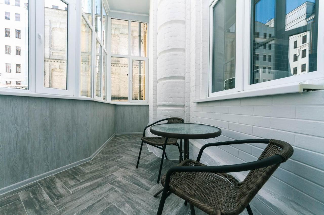 Luxury Beatiful Apartment On Pyshkinska Street Kiev Esterno foto